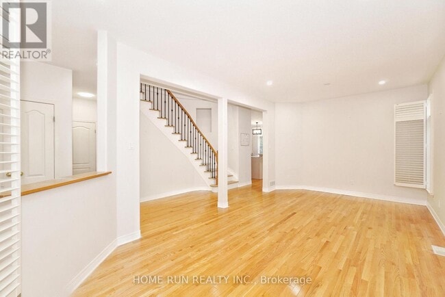 Building Photo - 15 Evanshen Crescent