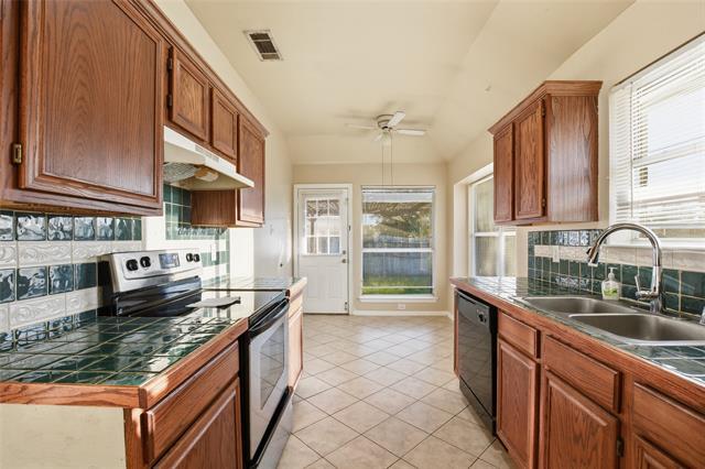 Foto del edificio - 5418 Cypress Dr