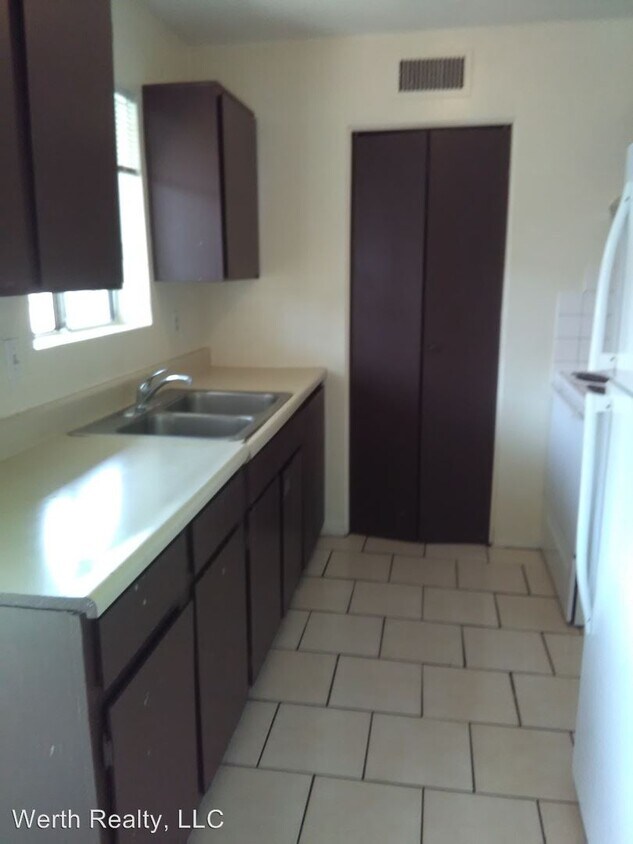 Foto principal - 231-233 W Lee St