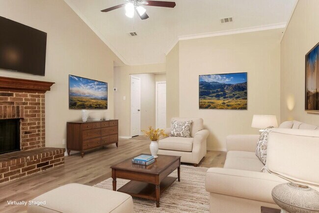 Foto del edificio - 117 Brockway Dr