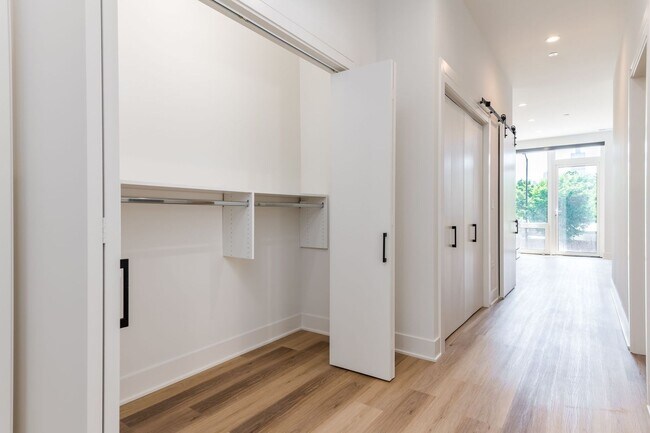 Interior Photo - 224 S Ashland