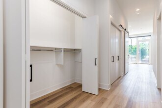 Interior Photo - Ashland224