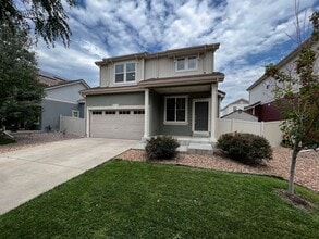 Building Photo - Gorgeous 3 Bed 2.5 Bath Home in Thompson River Ranch!
