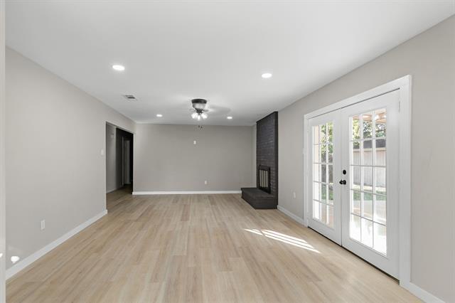 Foto del edificio - 1002 Wembley Rd