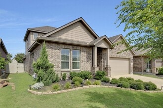 Building Photo - 1513 Canary Ln