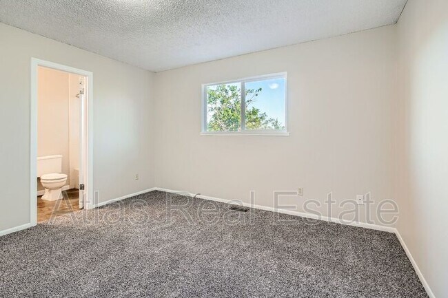 Building Photo - 4665 Endicott Dr