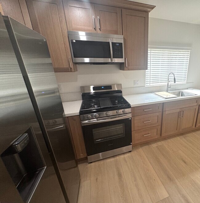 Foto del edificio - 1839 Lowe St