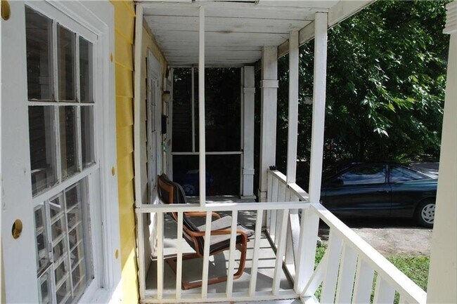 Foto del edificio - 70 Chester Ave SE