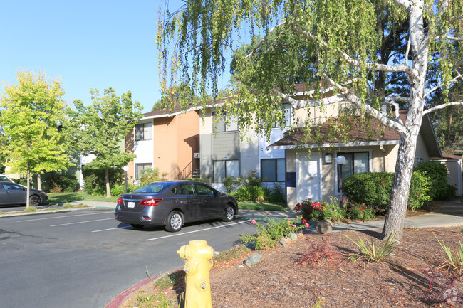 Building Photo - Benicia