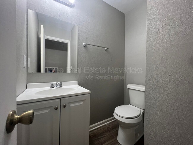 Building Photo - 5056 Shoals Ln