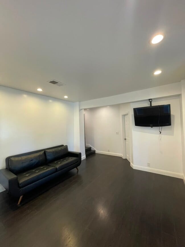 Building Photo - 616 Aleta Pl