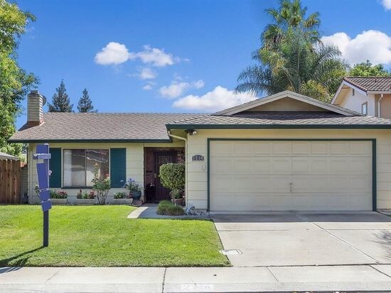 Primary Photo - House For Rent in Stockton