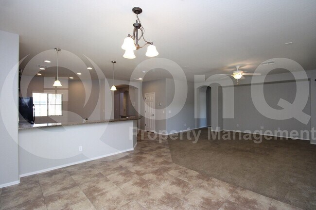 Foto del edificio - 2749 E Rakestraw Ln
