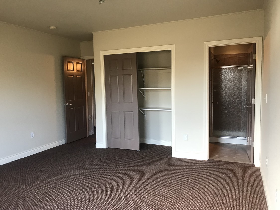 Living room closet | entry to bathroom - 171 Salina St