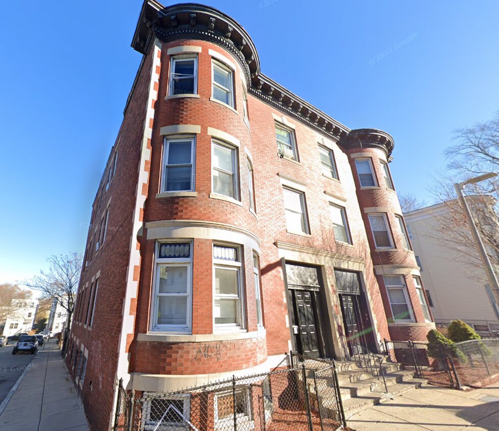 Building Photo - 62 Fayston St