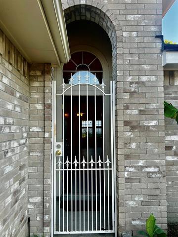 Building Photo - 1410 Spring View Dr