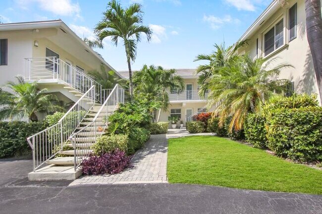 Building Photo - 100 Venetian Dr