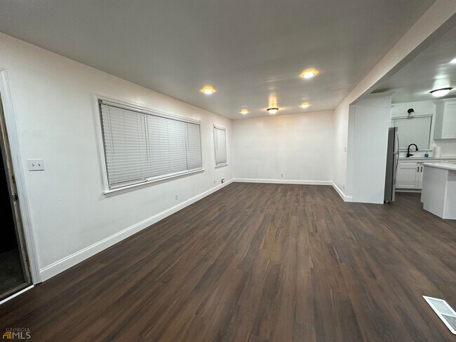Foto del edificio - 1012 Fleetwood Cir SW
