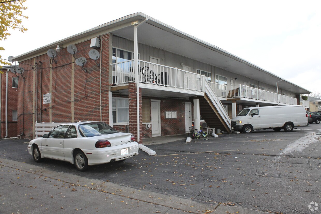 Building Photo - 6028 Lenzi Ave