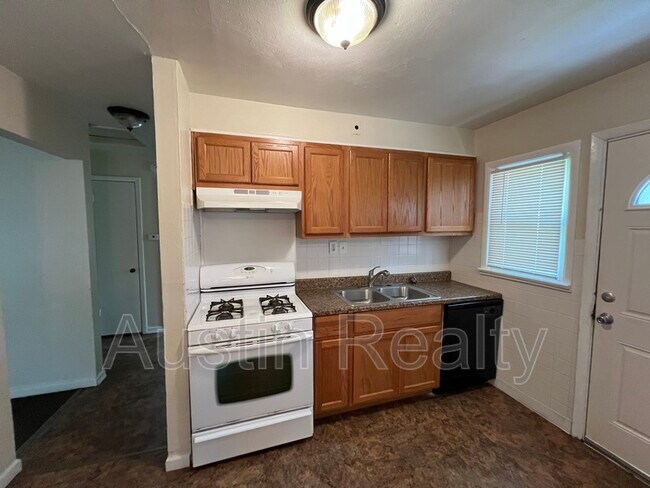 Building Photo - 8641 Kathlyn Dr