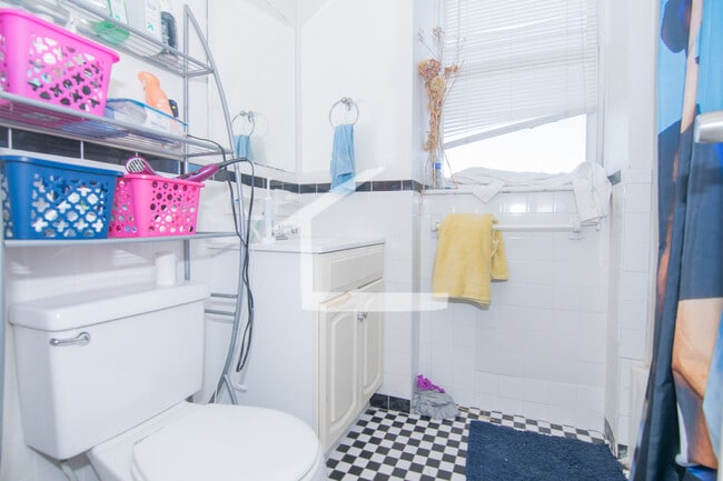 Building Photo - 41 Brighton St