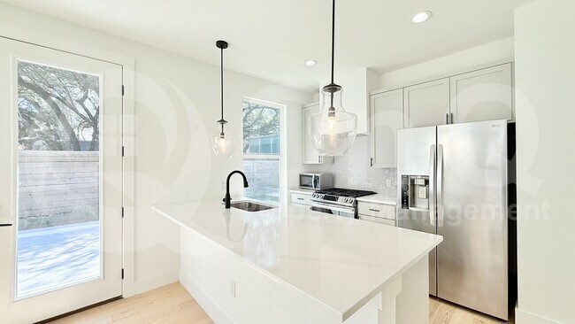 Building Photo - 3417 Elija St