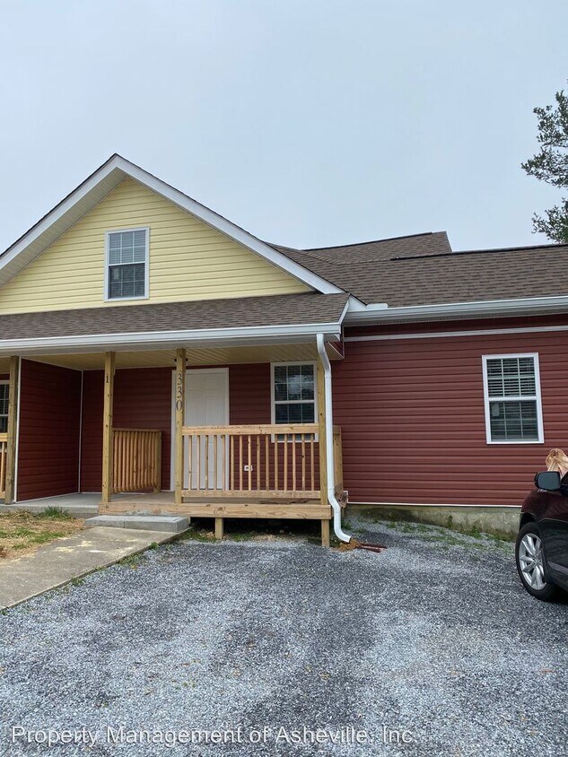 Primary Photo - 330 3rd Ave W