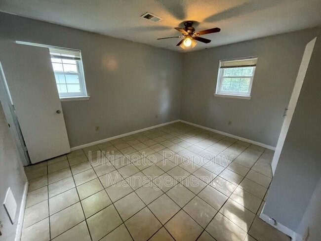 Building Photo - 5810 Solera Rd