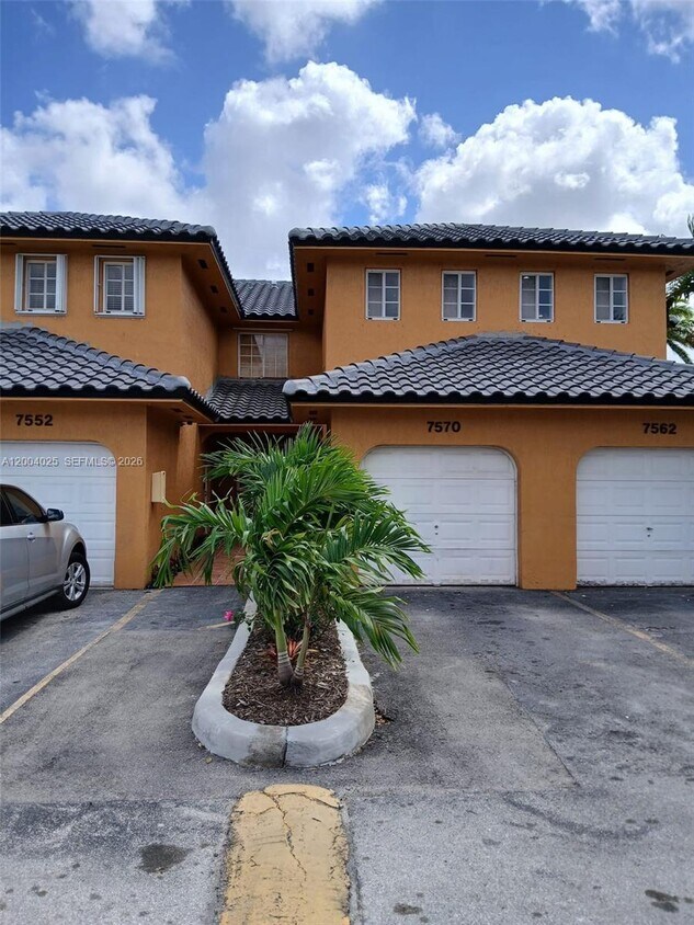 Foto del edificio - 7570 NW 176th Terrace