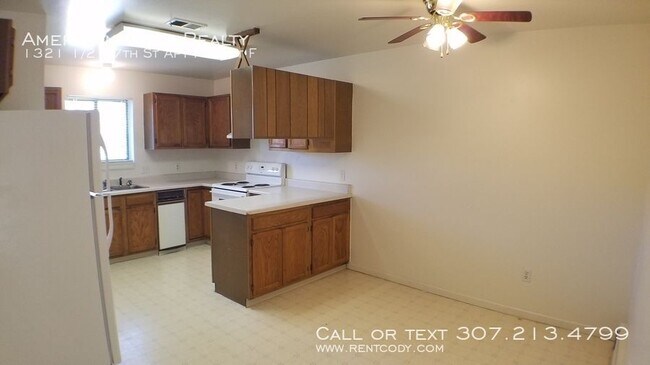 Foto del edificio - 1325 1/2 17th St
