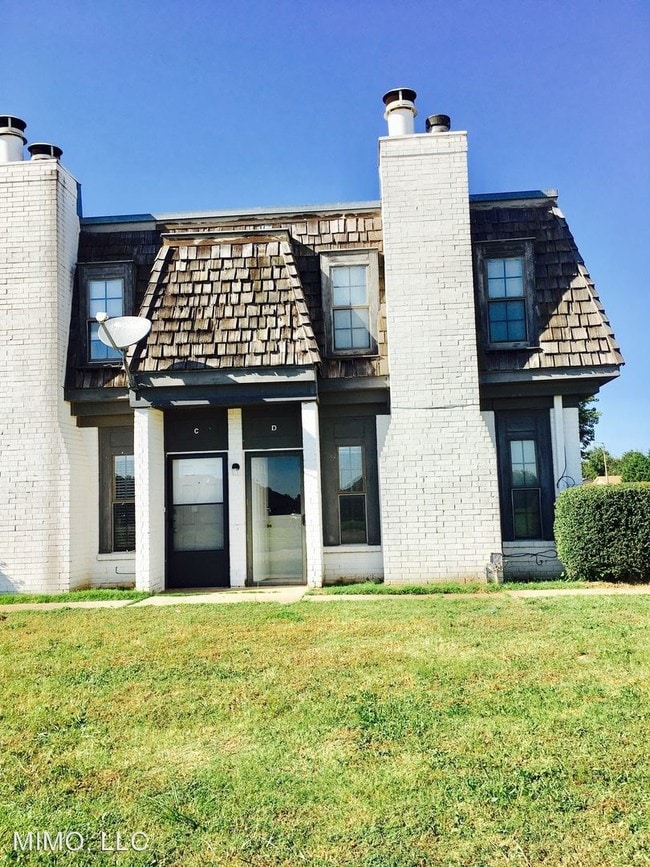 Building Photo - 2129 Beaumont Dr