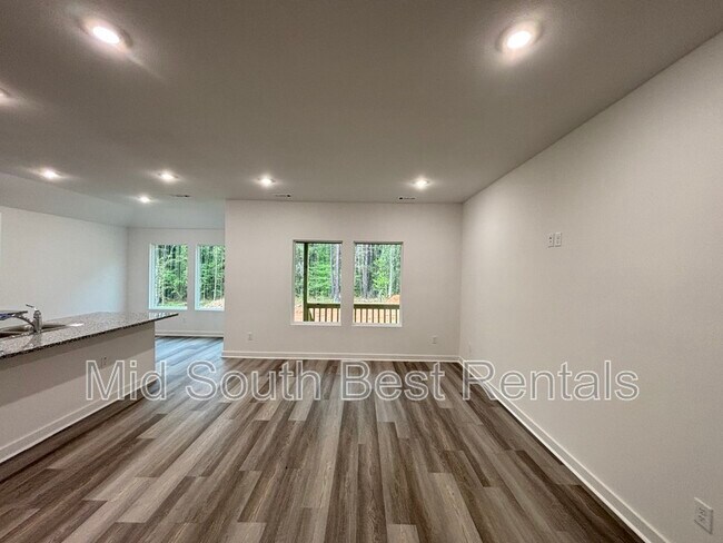 Building Photo - 8409 Oxford Valley Dr