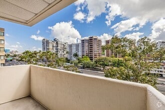 Building Photo - 1050 Kinau St