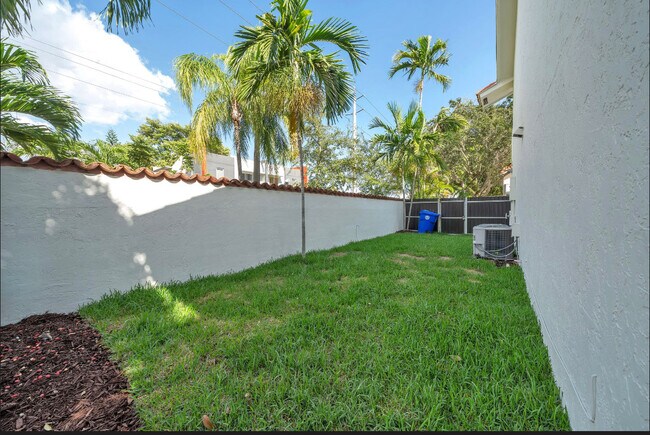 Foto del edificio - 3622 SW 16th Ter