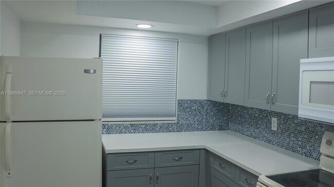 Foto del edificio - 9421 Evergreen Pl