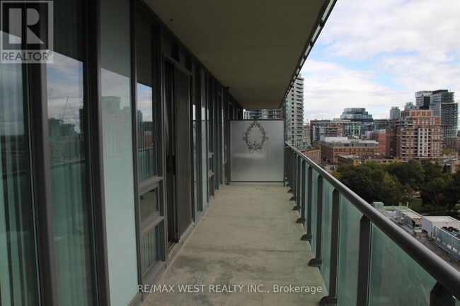 Building Photo - 33 Lombard St