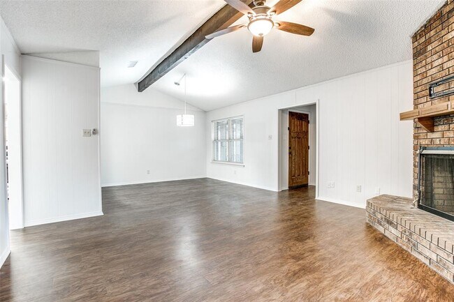 Foto del edificio - 212 E Worth St