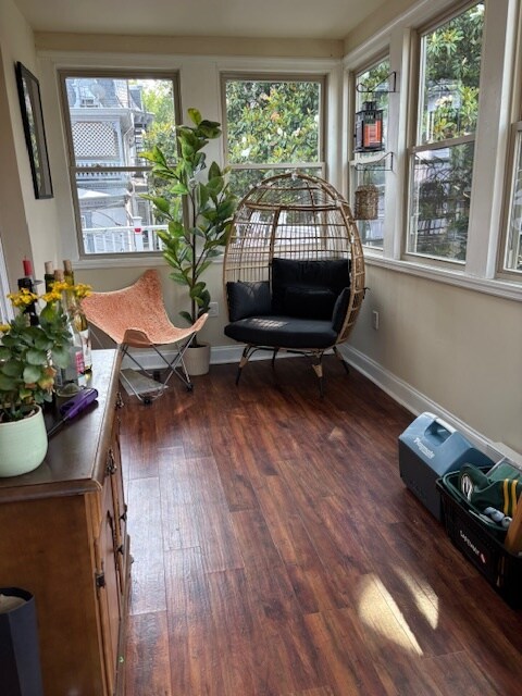 Terraza acristalada adicional - 1501 N Broom St