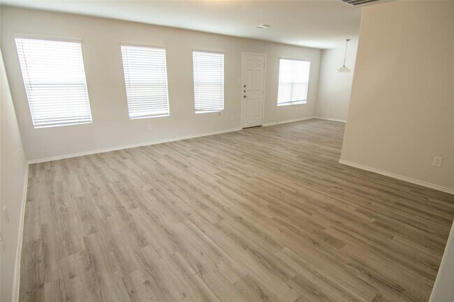 Foto del edificio - 5606 Hawksbury Creek Trail