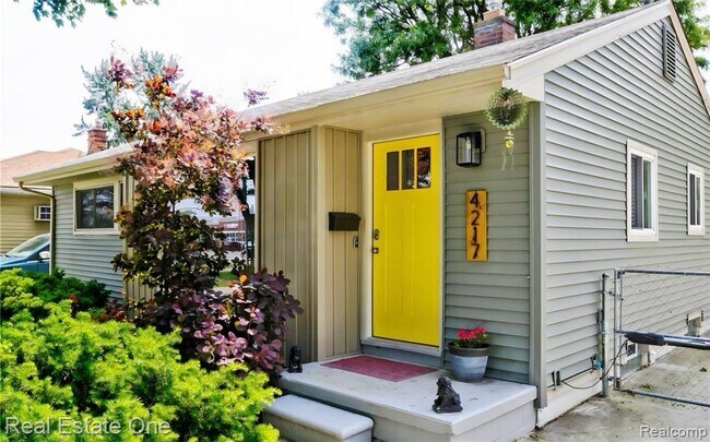 Foto del edificio - 4217 Crooks Rd