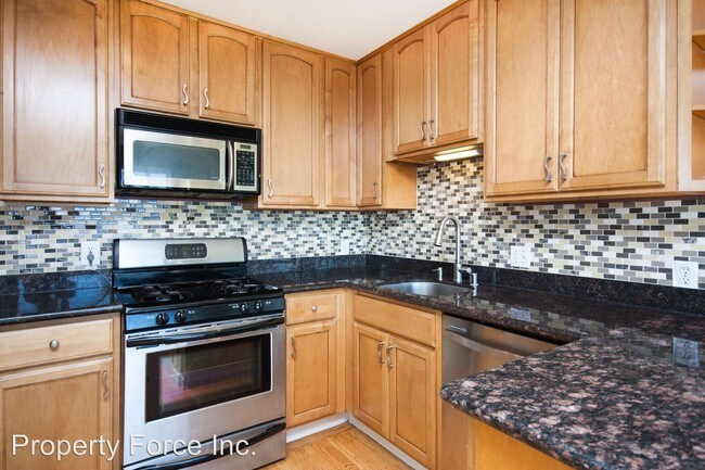 Building Photo - 353 Mangels Ave