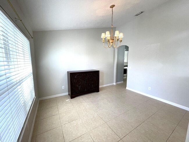 Building Photo - 1171 Tamango Dr