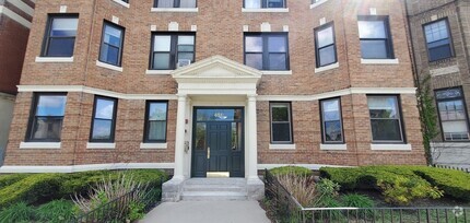 Building Photo - 451 Park Dr