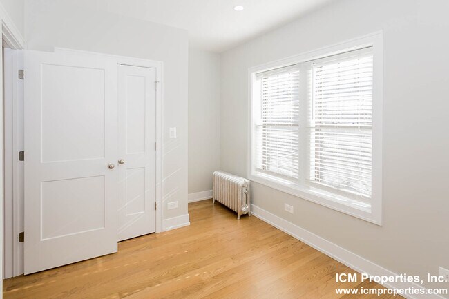 Foto del edificio - 4604 N Winchester Ave