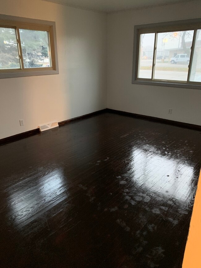 Building Photo - 4961 S 13th St