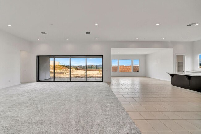 Building Photo - Modern Luxury Living with Breathtaking Valley Views