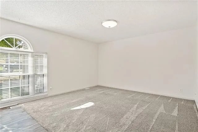 Building Photo - 215 Stonebridge Ln