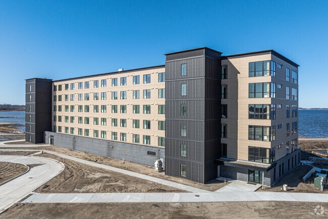 Adelaide Pointe Condos