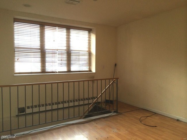 Foto del edificio - 2740 27th St