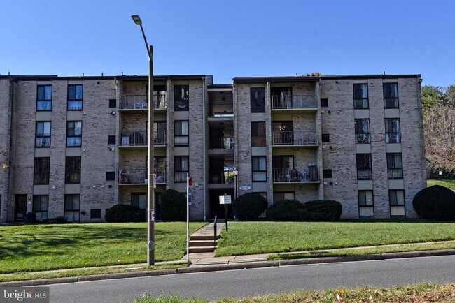 Foto del edificio - 6135 Edsall Rd